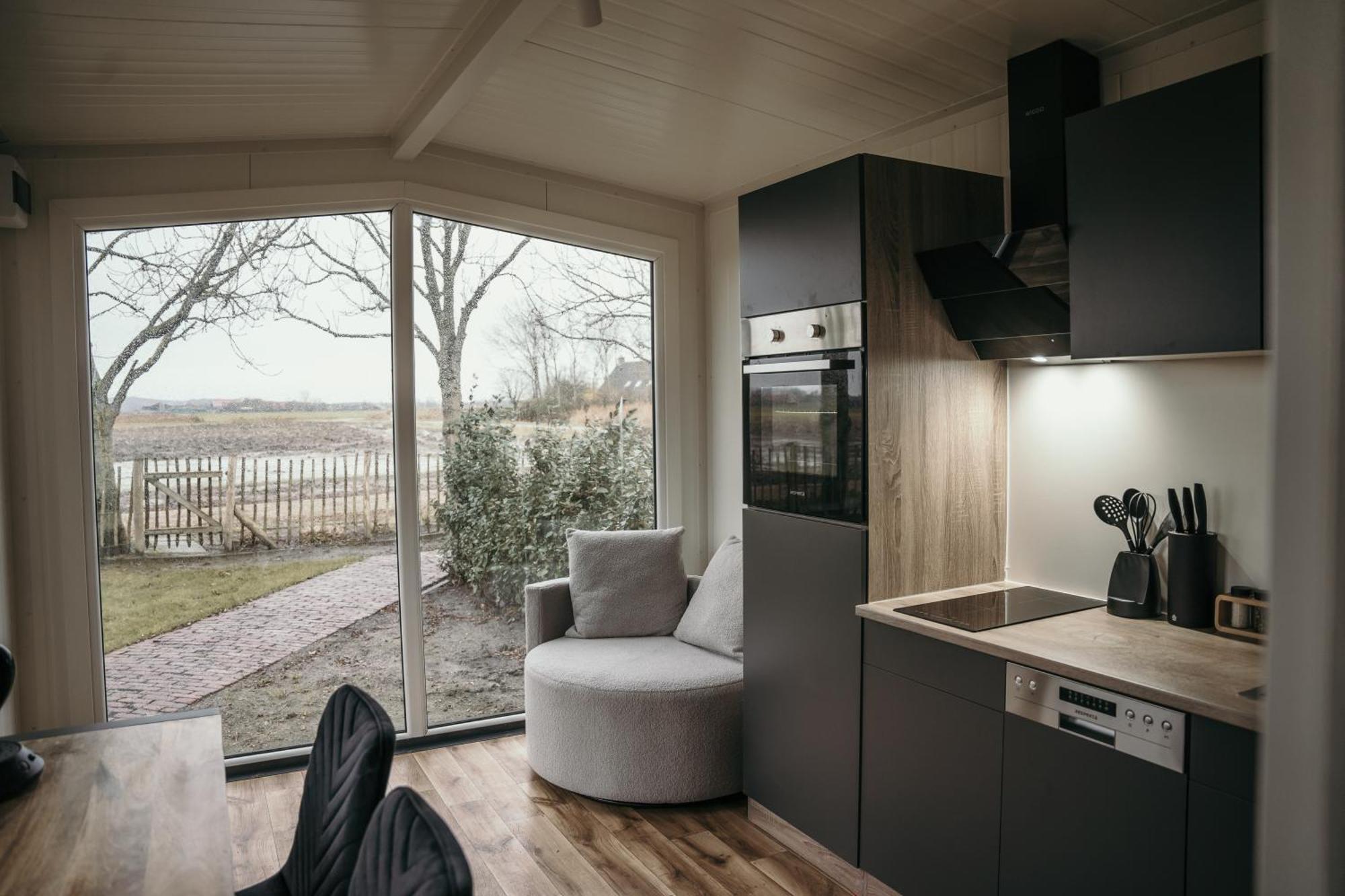 Luxe Tiny House Incl Jacuzzi En Strandhuisje In Zomerseizoen Meliskerke Екстериор снимка