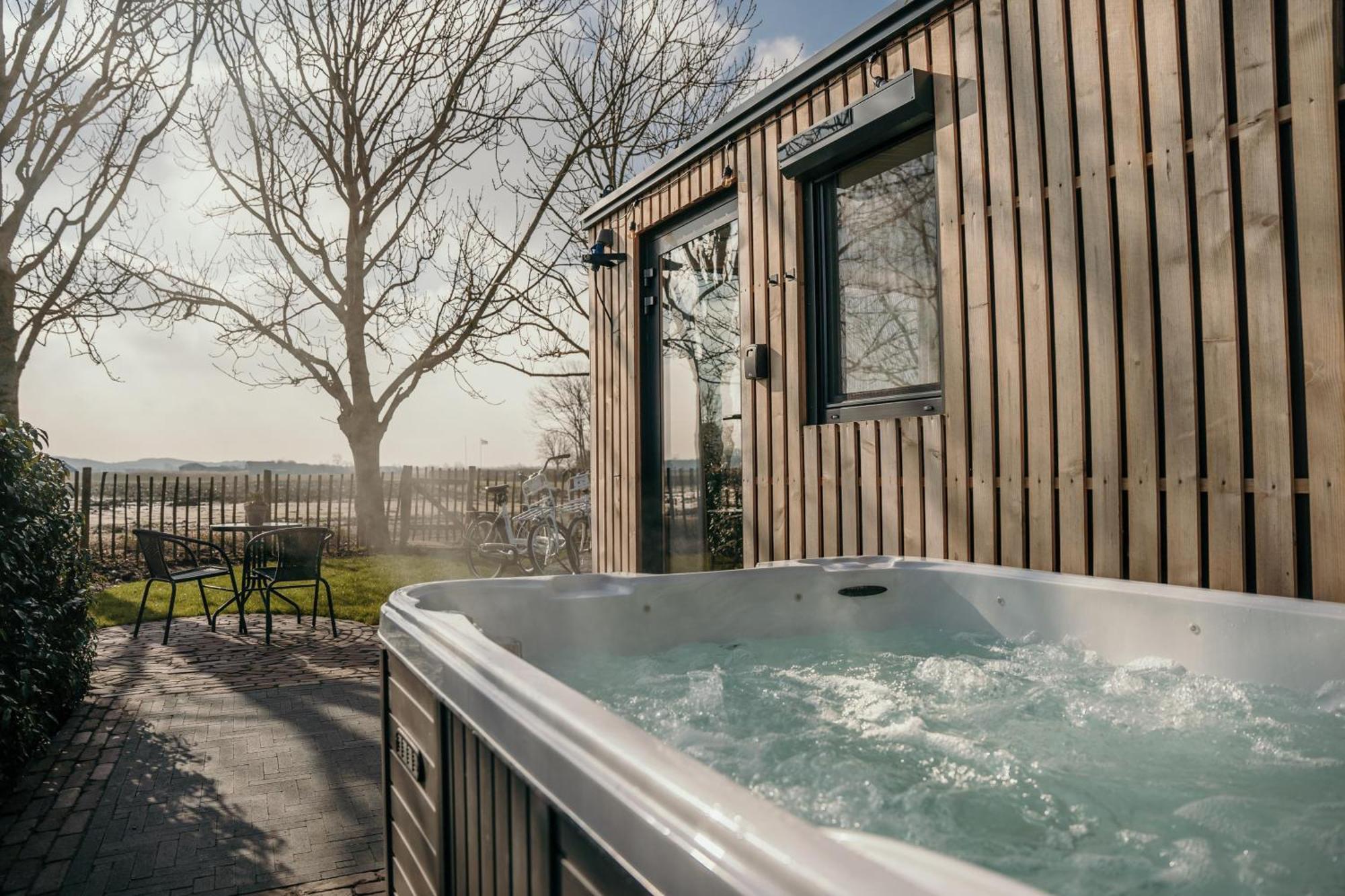 Luxe Tiny House Incl Jacuzzi En Strandhuisje In Zomerseizoen Meliskerke Екстериор снимка